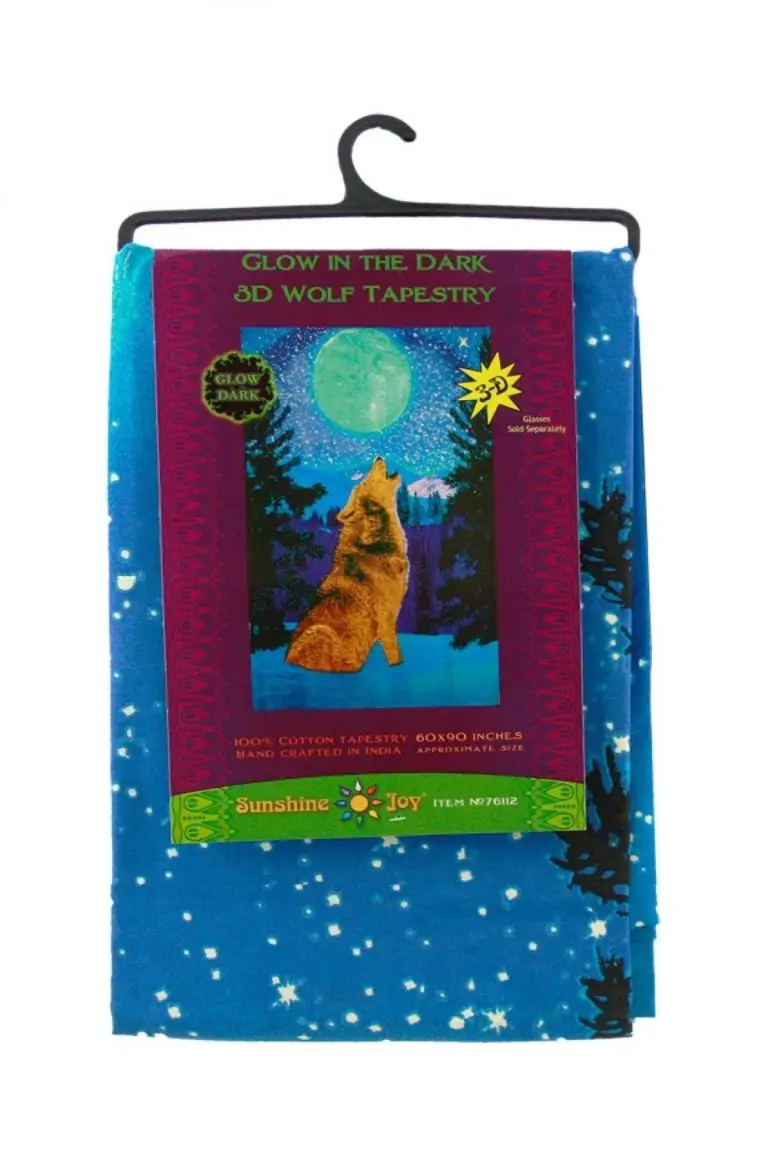 m-3-3d-glow-in-the-dark-wolf-tapestry-60x90-jpg-sm-3-1000x1500-1.jpg